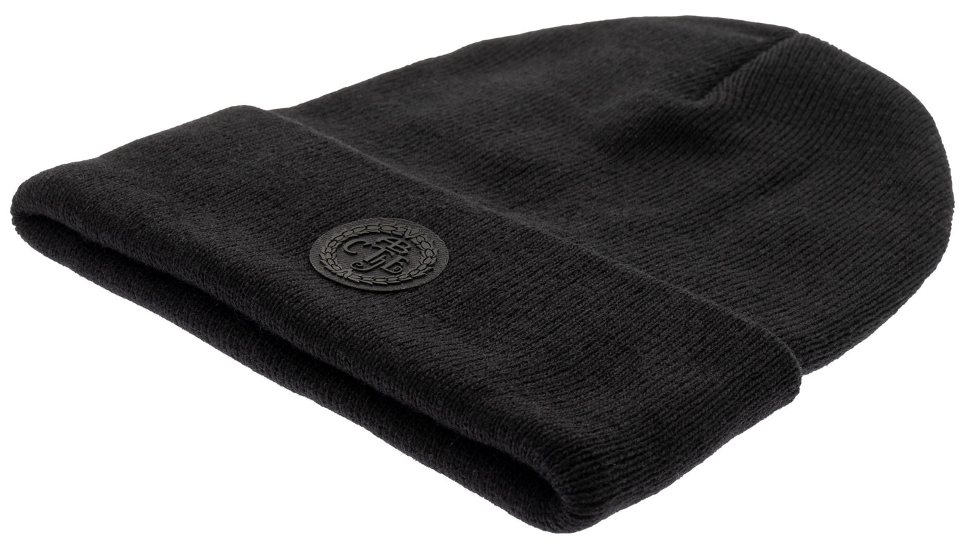 stickad svart mössa i återvunnen ull och kashmir