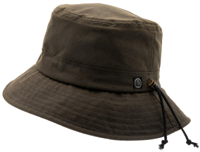 Green outdoor hat in Barbour waxed cotton