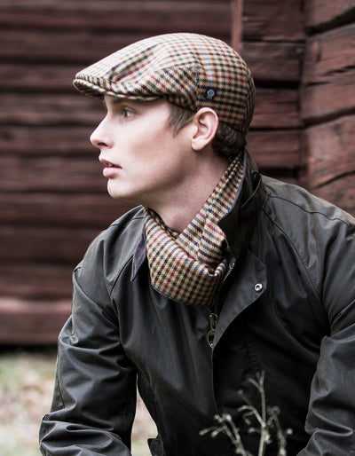 Country style man in Flat cap